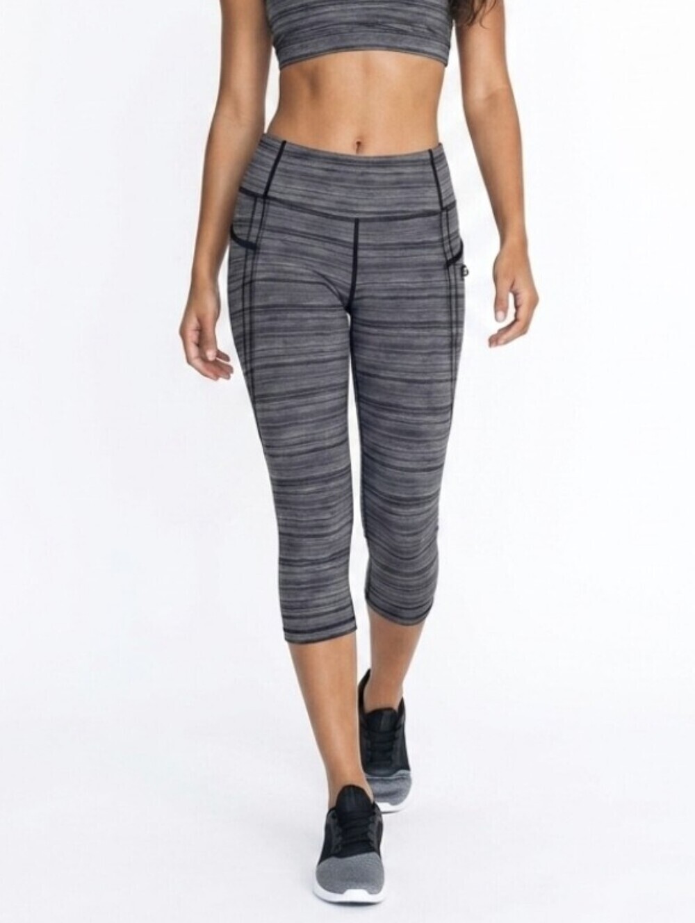 LULUELEMON Gray Capri Leggings with Textured Pattern Women's Size 4